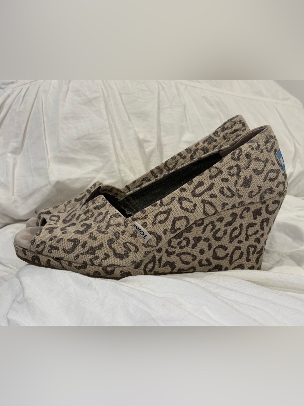 TOMS Leopard Animal Print Peep Toe Wedge Heels Size 9.5